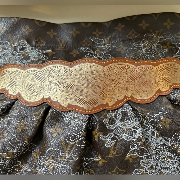 Authentic Louis Vuitton Dentelle Fersen - Picture 9 of 9